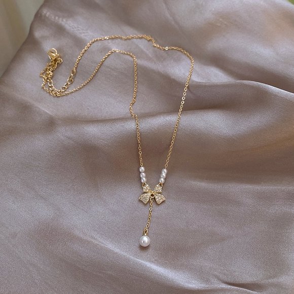 GOLIC Bow Pearl Necklace - Picture 7 of 14